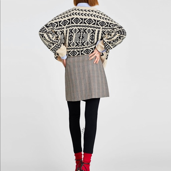 Checked Mini Skirt With Button, NWT - Picture 4 of 8